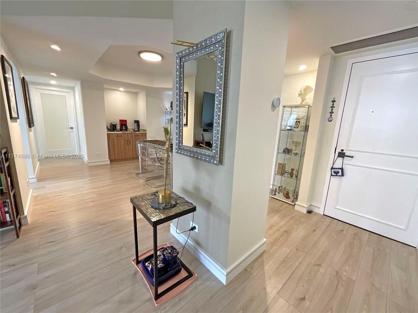 Picture of 20191 E Country Club Dr # 1903, Aventura FL 33180