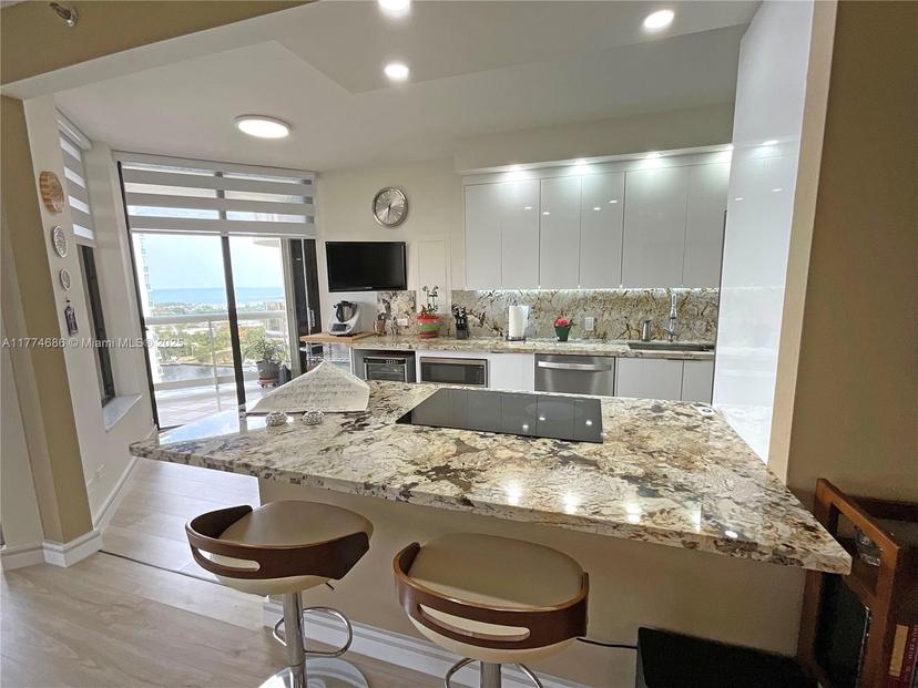 Picture of 20191 E Country Club Dr # 1903, Aventura FL 33180