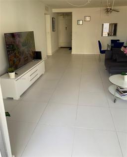 Picture of 610 NE 12Th Ave # 308, Hallandale Beach, FL 33009