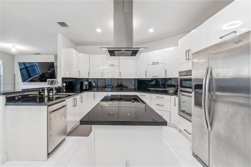 Picture of 9839 NW 8Th Ter, Miami FL 33172