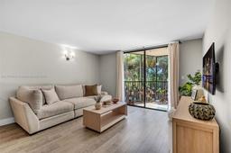 Picture of 20367 W Country Club Dr # L25, Aventura, FL 33180