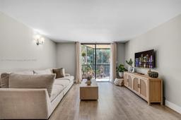 Picture of 20367 W Country Club Dr # L25, Aventura, FL 33180
