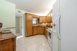 Picture of 5750 Camino Del Sol # 103, Boca Raton, FL 33433