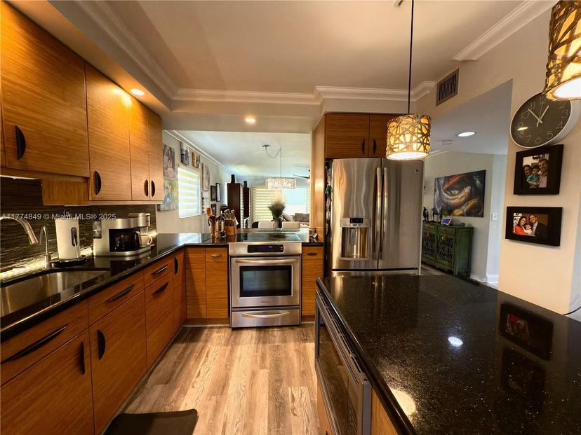 Picture of 12850 SW 4Th Ct # 301I, Pembroke Pines FL 33027