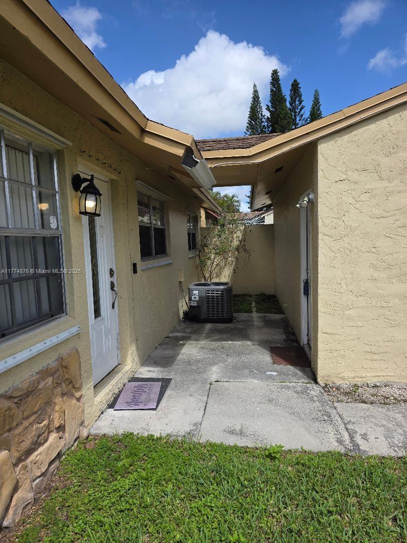 Picture of 1356 Pelican Ct, Homestead FL 33035