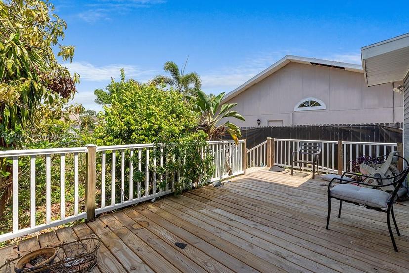 Picture of 2438 Dartmouth Ave N, Other City - In The State Of Florida FL 33713