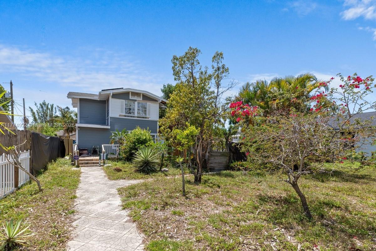 Picture of 2438 Dartmouth Ave N, Other City - In The State Of Florida, FL 33713