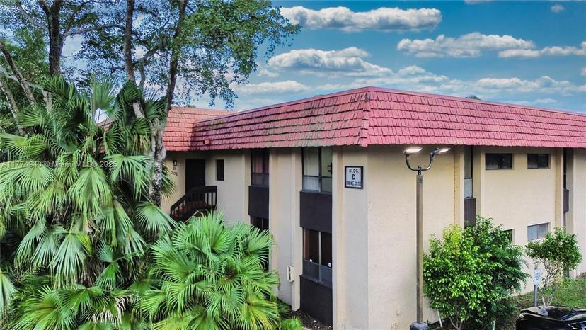 Picture of 800 NE 199Th St # 201D, Miami FL 33179