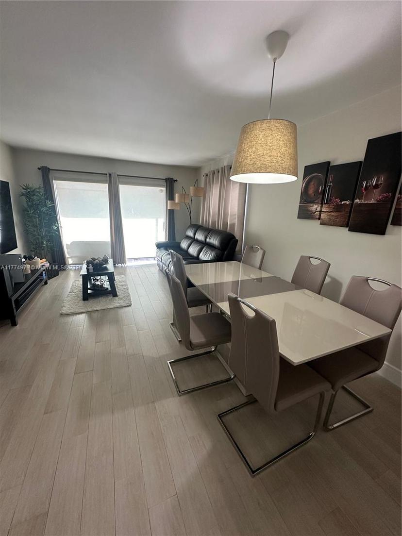 Picture of 10501 SW 108Th Ave # 114, Miami FL 33176