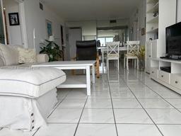 Picture of 3625 N Country Club Dr # 4, Aventura, FL 33180
