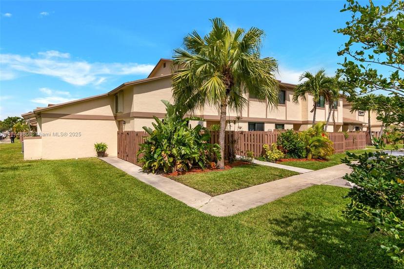 Picture of 2975 NW 106Th Ave # 1, Sunrise FL 33322