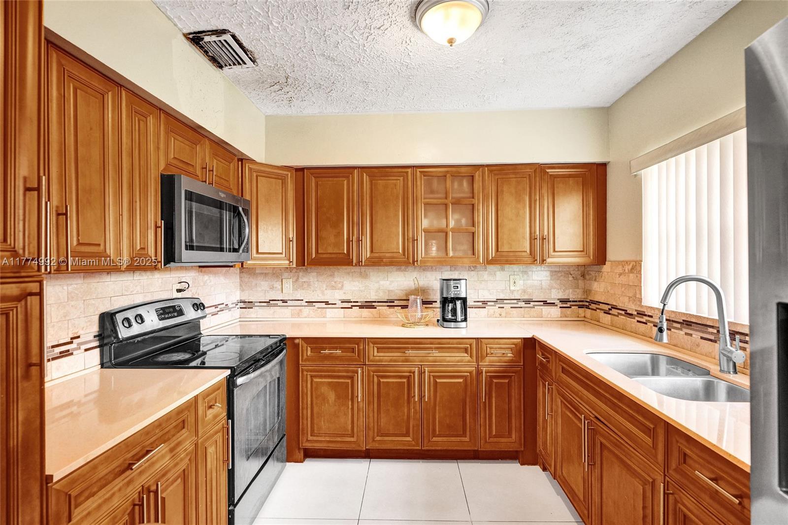 Picture of 450 NE 158Th St, Miami, FL 33162