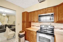 Picture of 450 NE 158Th St, Miami, FL 33162