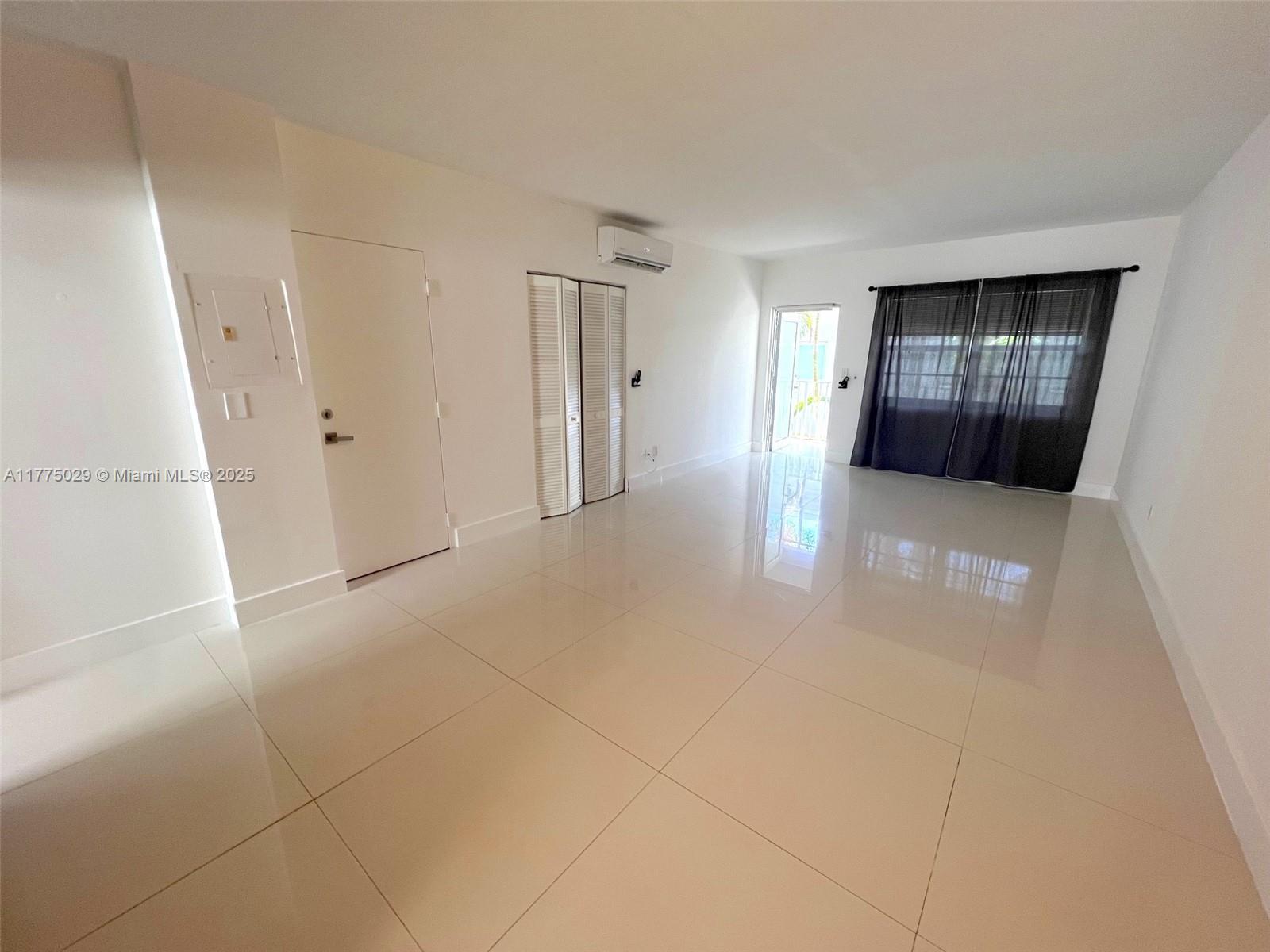 Picture of 1604 Drexel Ave # 207, Miami Beach, FL 33139