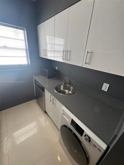 Picture of 1604 Drexel Ave # 207, Miami Beach, FL 33139