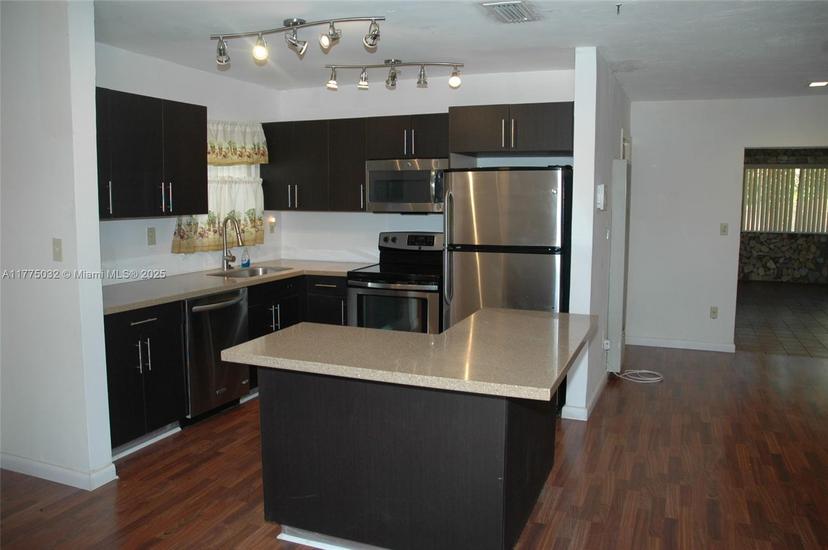 Picture of 55 NE 212Th St, Miami Gardens FL 33179