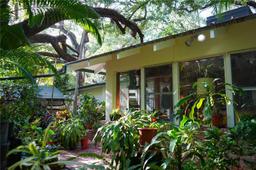 Picture of 4160 Lybyer Ave, Miami, FL 33133