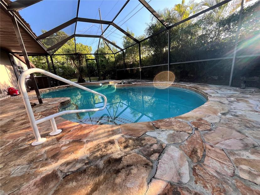 Picture of 15801 SW 99Th Pl, Miami FL 33157