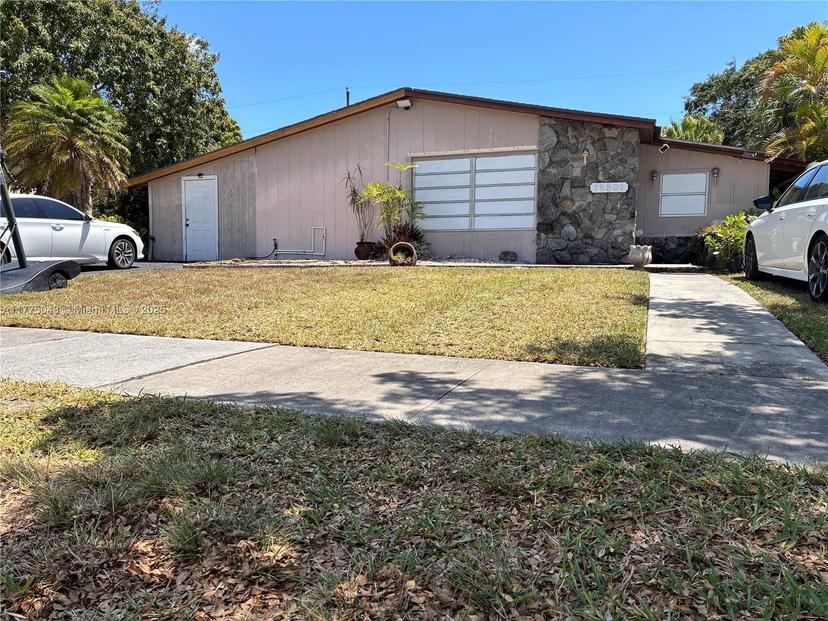 Picture of 15801 SW 99Th Pl, Miami FL 33157