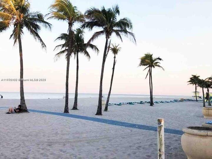 Picture of 777 N Ocean Dr # N322, Hollywood FL 33019