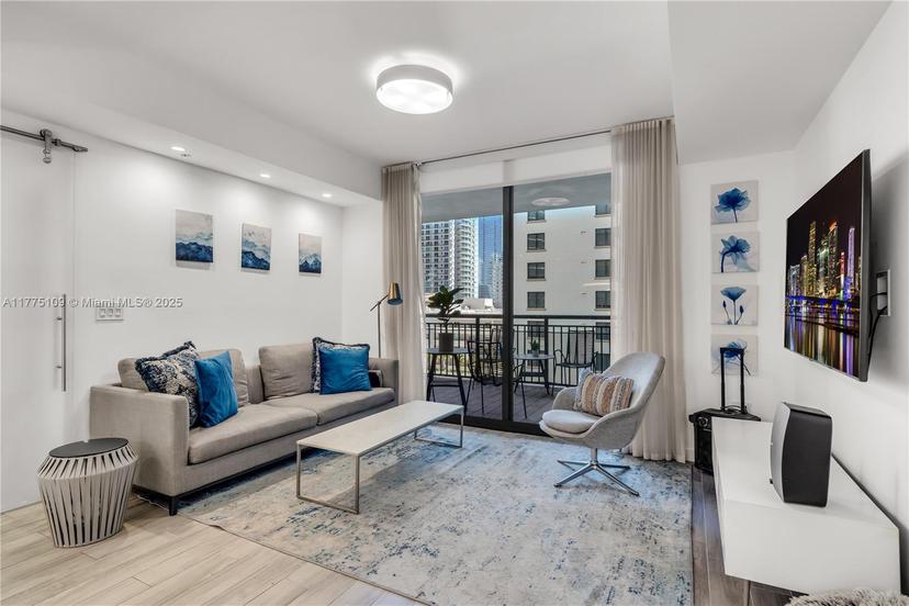 Picture of 999 SW 1St Ave # 1516, Miami FL 33130