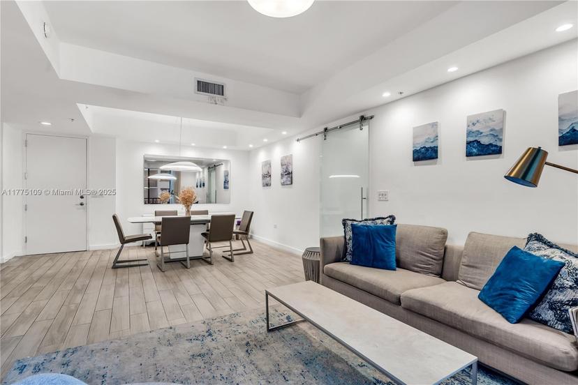 Picture of 999 SW 1St Ave # 1516, Miami FL 33130
