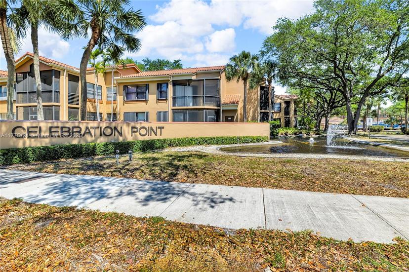 Picture of 15533 N Miami Lakeway N # 106, Miami Lakes FL 33014