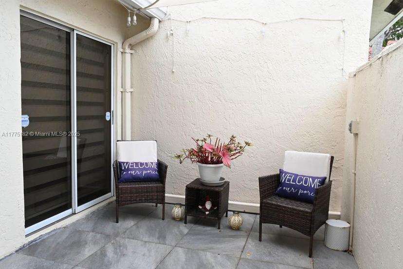 Picture of 1430 Cottonwood Cir # 1430, Weston FL 33326