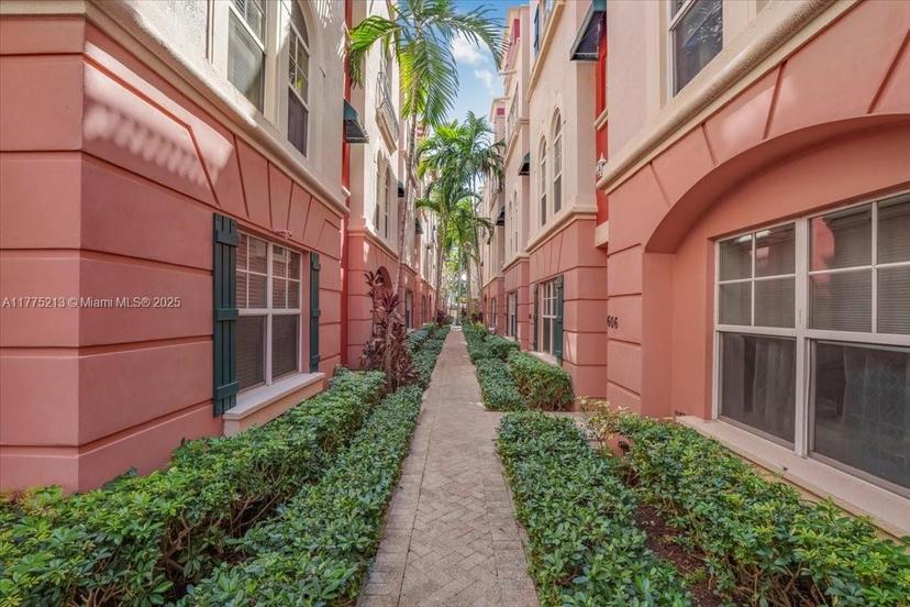 Picture of 1033 NE 17Th Way # 703, Fort Lauderdale FL 33304