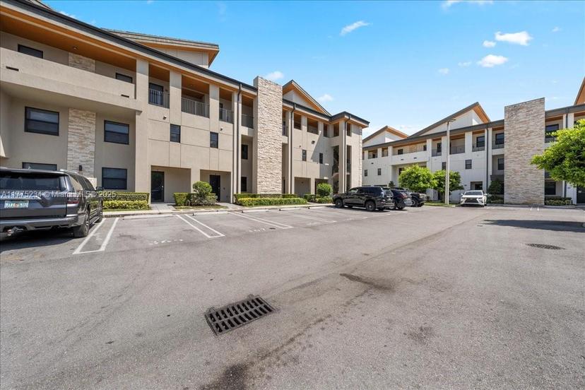 Picture of 10413 NW 82Nd St # 9, Doral FL 33178