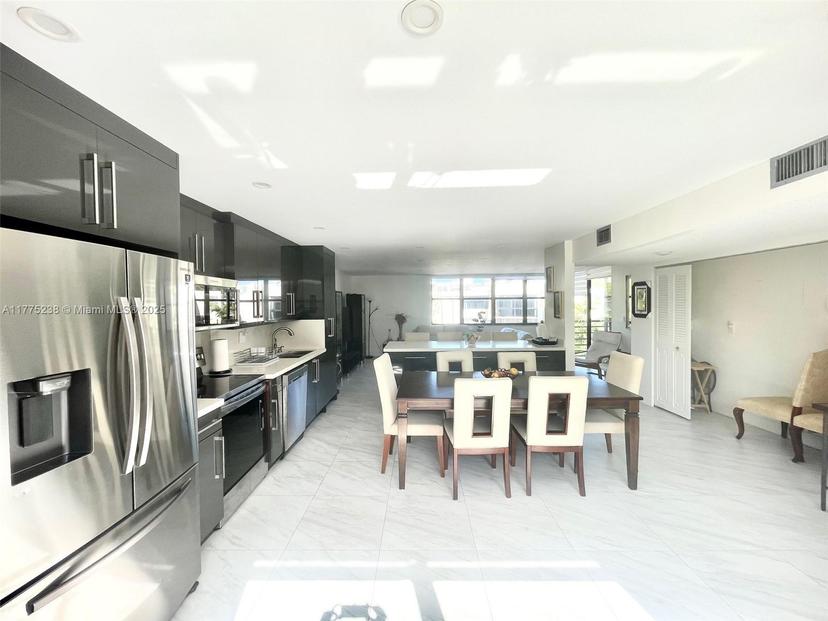 Picture of 20401 NE 30Th Ave # 8, Aventura FL 33180