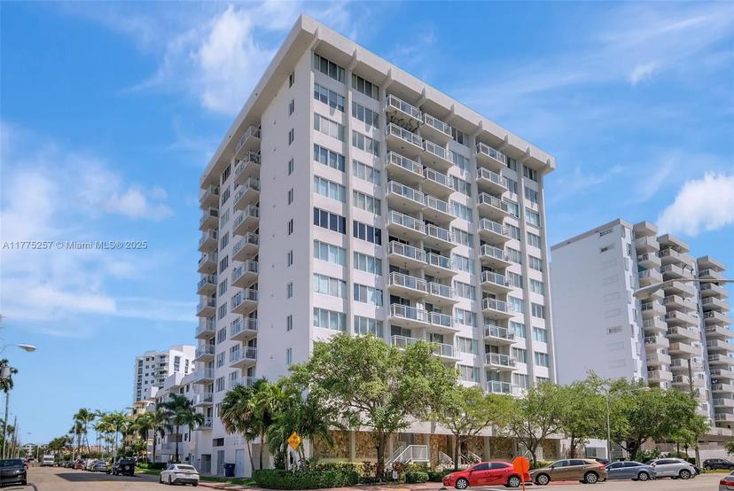 Picture of 1345 Lincoln Rd # 501, Miami Beach FL 33139