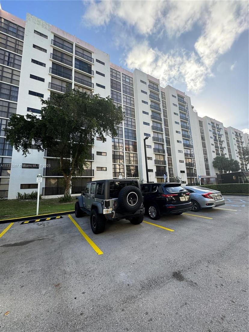 Picture of 16909 N Bay Rd # 714, Sunny Isles Beach FL 33160