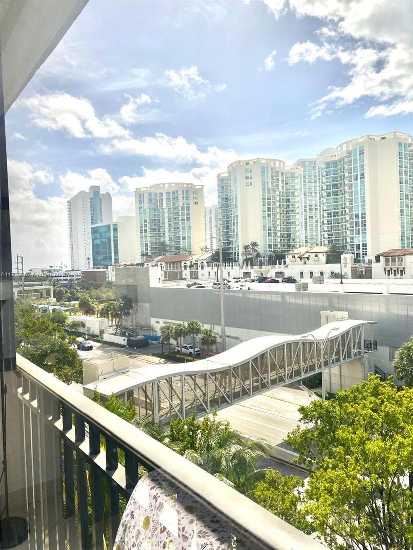 Picture of 16909 N Bay Rd # 714, Sunny Isles Beach FL 33160