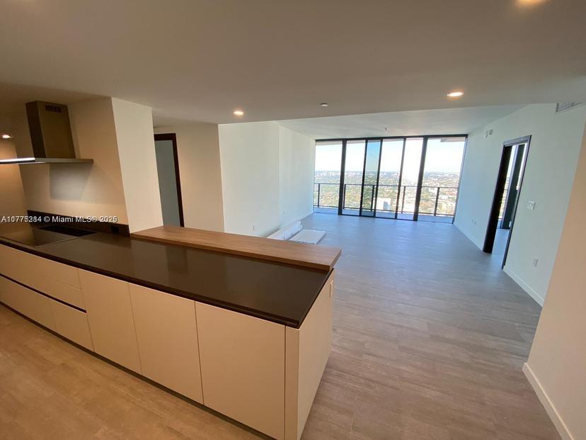 Picture of 1000 Brickell Plz # 4706, Miami FL 33131