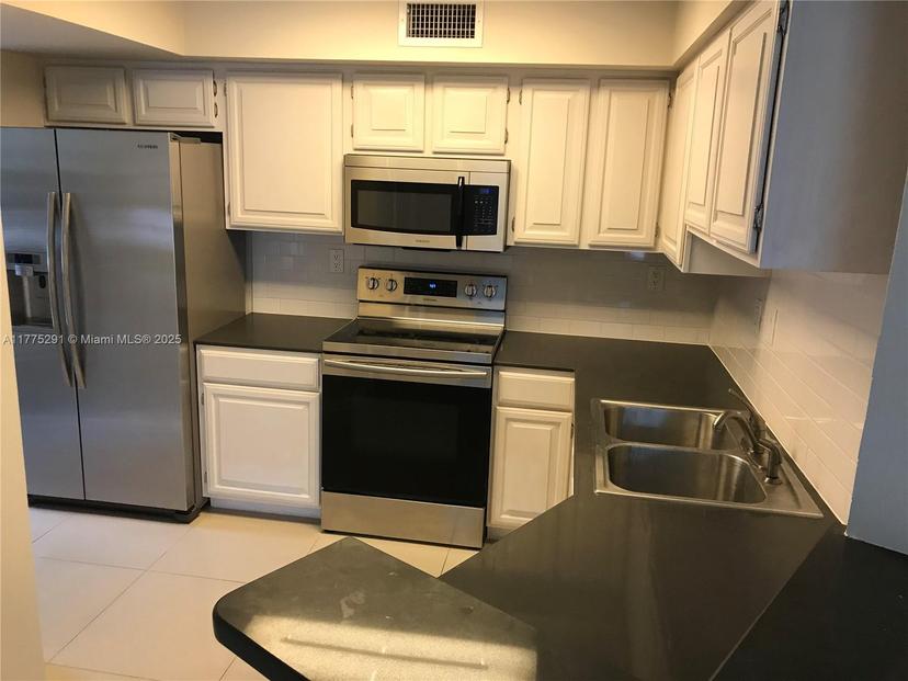 Picture of 1280 S Alhambra Cir # 1316, Coral Gables FL 33146