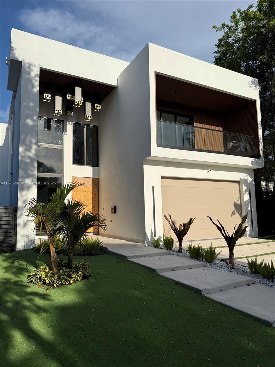 Picture of 618 NE 17Th Way, Fort Lauderdale, FL 33304