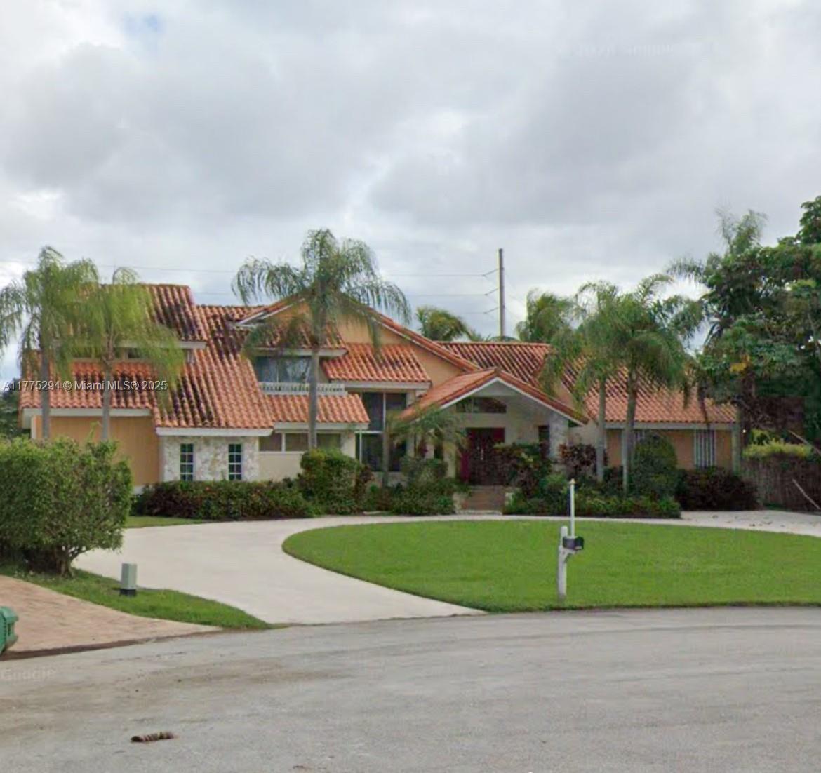 Picture of 16125 SW 89Th Pl, Palmetto Bay, FL 33157