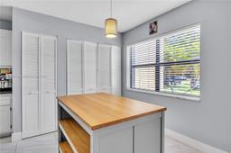 Picture of 225 Lakeside Cir, Sunrise, FL 33326
