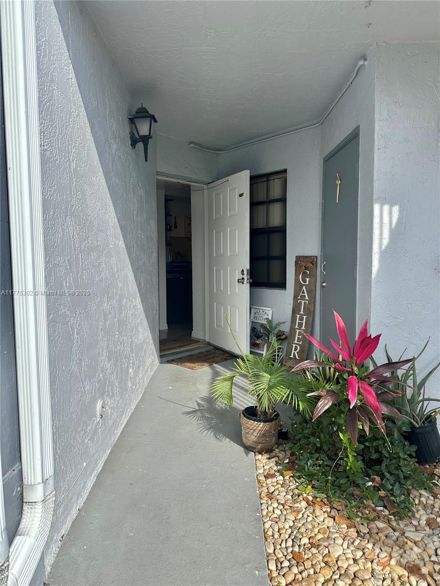 Picture of 1211 S Independence Dr # G, Homestead, FL 33034