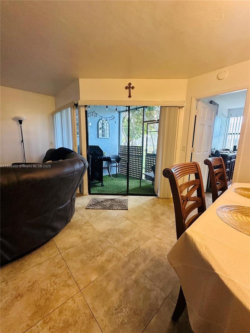 Picture of 1211 S Independence Dr # G, Homestead FL 33034