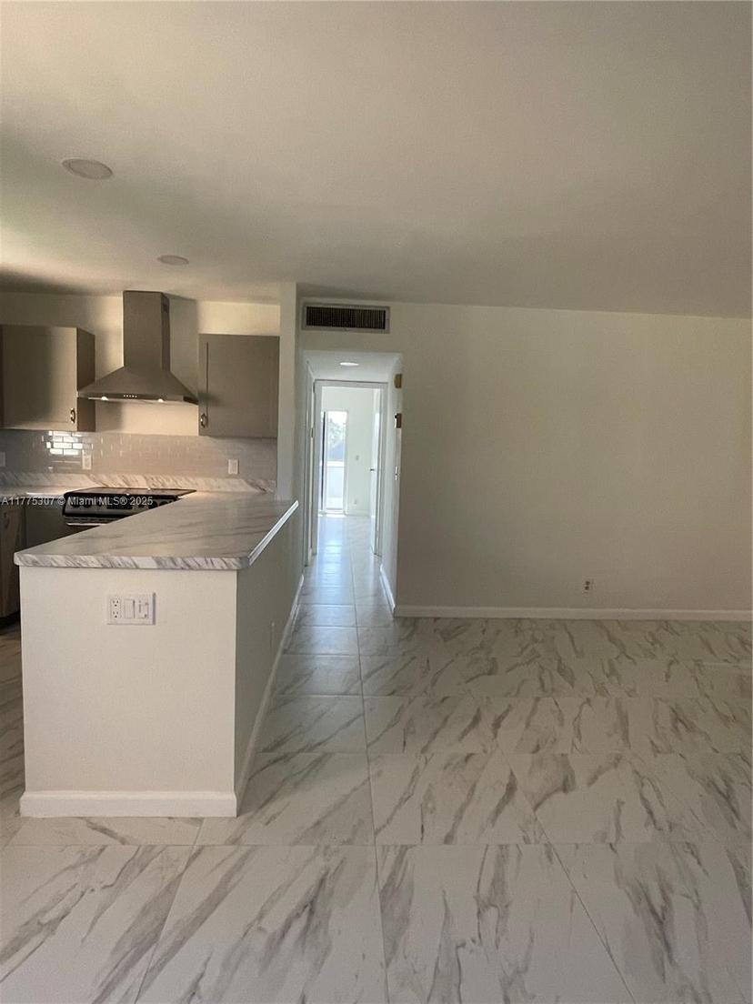 Picture of 233 Saxony E # 233, Delray Beach FL 33446