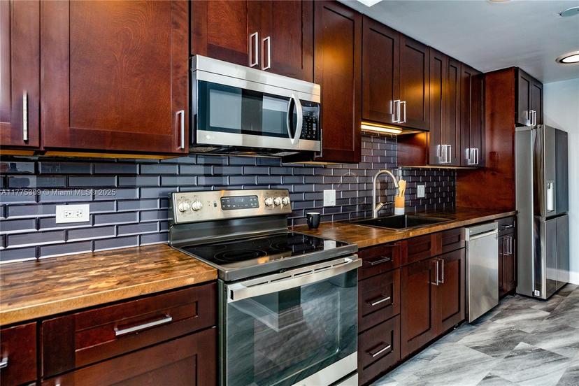 Picture of 9180 W Bay Harbor Dr # 5C, Bay Harbor Islands FL 33154