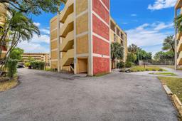 Picture of 9210 Fontainebleau Blvd # 207, Miami, FL 33172