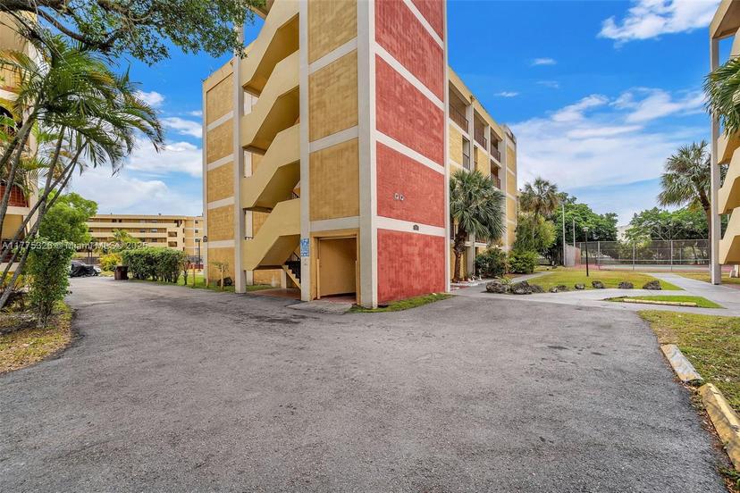 Picture of 9210 Fontainebleau Blvd # 207, Miami FL 33172