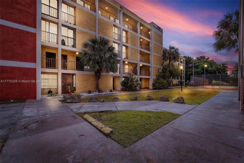 Picture of 9210 Fontainebleau Blvd # 207, Miami FL 33172