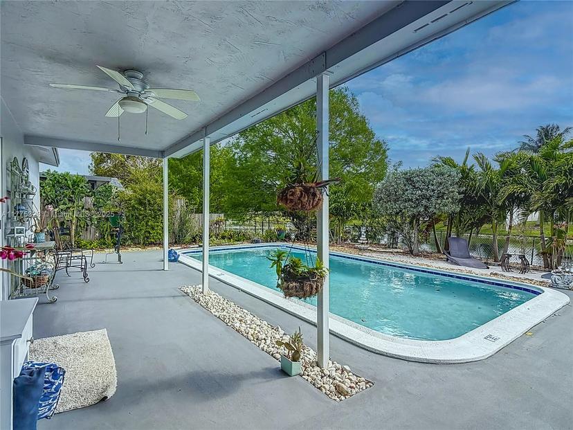 Picture of 2000 NW 94Th Way, Sunrise FL 33322