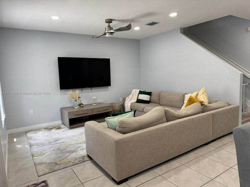 Picture of 465 NE 5Th Pl # 465, Florida City FL 33034