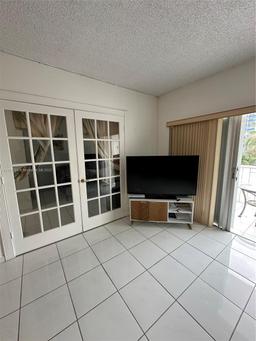 Picture of 500 Bayview Dr # 217, Sunny Isles Beach, FL 33160