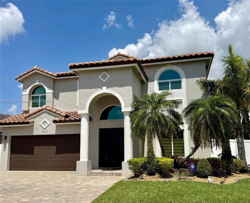 Picture of 18423 NW 9Th St, Pembroke Pines FL 33029